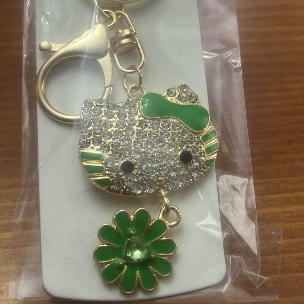 Hello Kitty Keychain - Picture 2 of 2